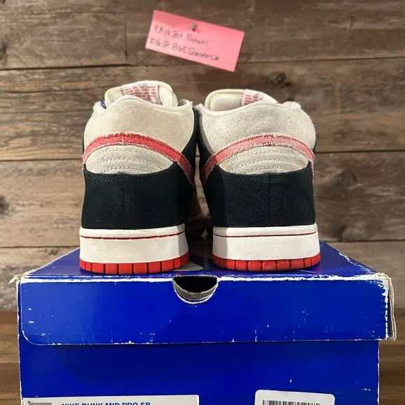 ‘Ryu’ Nike SB Dunk Mid
Street Fighter Ryu Size-10-OG ALL - Picture 6 of 12